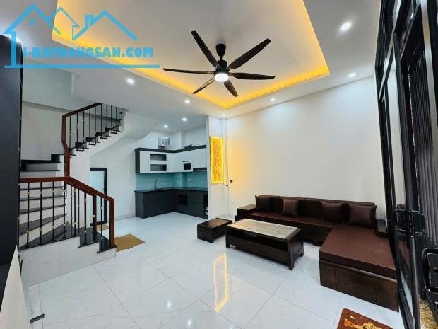 BÁN NHÀ RIÊNG, LĨNH NAM, 35M, RỘNG THOÁNG, DÂN XÂY, 5,5TỶ - 3