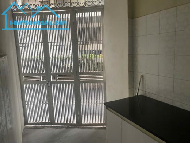 Cho thuê nhà mới mặt phố Hoàng Ngân 3 tầng 125m2 có sân để ô tô gần ngã tư kinh doanh tốt - 3