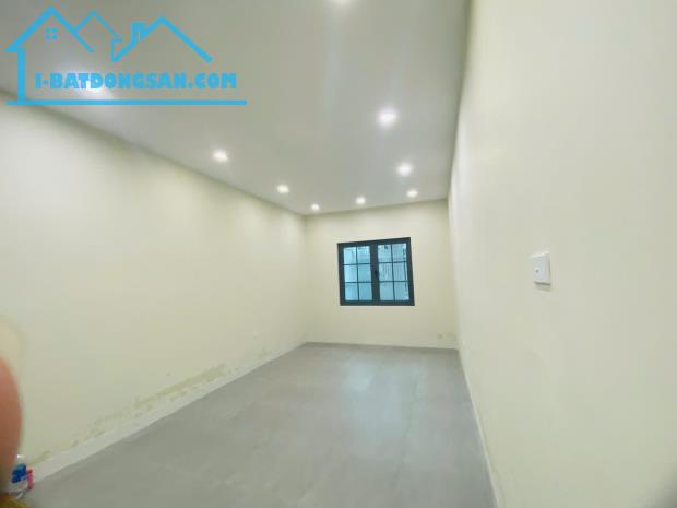 Cho thuê nhà mới mặt phố Hoàng Ngân 3 tầng 125m2 có sân để ô tô gần ngã tư kinh doanh tốt - 5