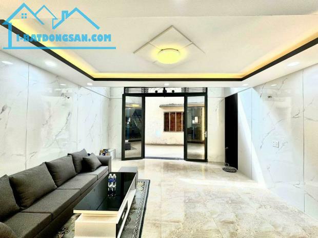 HOÀNG HOA THÁM - Q.BÌNH THẠNH - HẺM 3M - ( 4.8 x 9 ) 5 TẦNG - 43M² 7.25 TỶ - 4