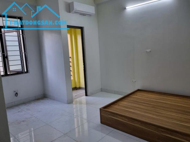 PHÒNG TRỌ KK RỘNG 30m2 BAN CÔNG CỬA SỔ THOÁNG SÁNG, HỒ LINH ĐÀM, CHÙA TỨ KỲ