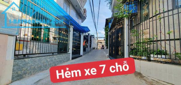 Bán gấp Căn hộ dịch vụ Lã Xuân Oai, Tăng Nhơn Phú A, Thủ Đức, 350m2, 4 tầng, 25 tỷ xxx