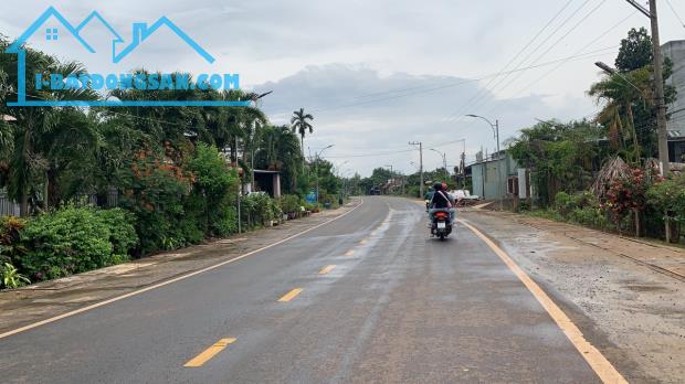 TRONG THỊ XÃ 15X67=1008M2 SHR, ĐƯỜNG 18M, SÁT KCN, DÂN ĐÔNG GIÁ 180TR - 1