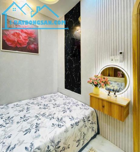 Bán Nhà Phạm Hùng - Nhà Dân Xây - Ô Tô Đỗ Gần - Nhà mới - Giá 7x tỷ - 2