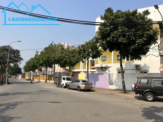 Bán nhà: Tựu Liệt, cách bx Nước Ngầm 1 km. 38m2, 5 tầng, lô góc, oto đỗ cửa. Hơn 5 tỷ