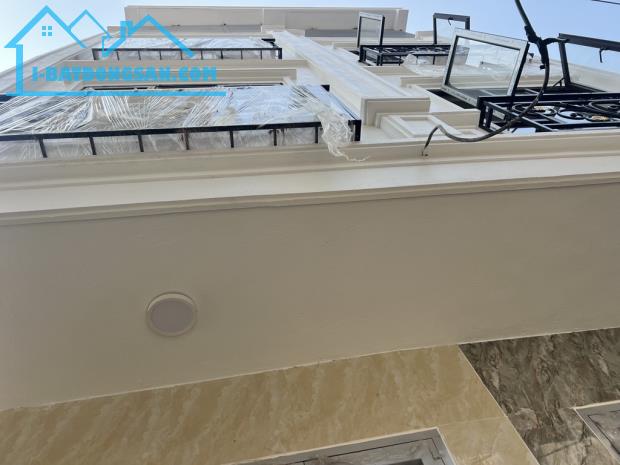 Bán nhà: Tựu Liệt, cách bx Nước Ngầm 1 km. 38m2, 5 tầng, lô góc, oto đỗ cửa. Hơn 5 tỷ - 1