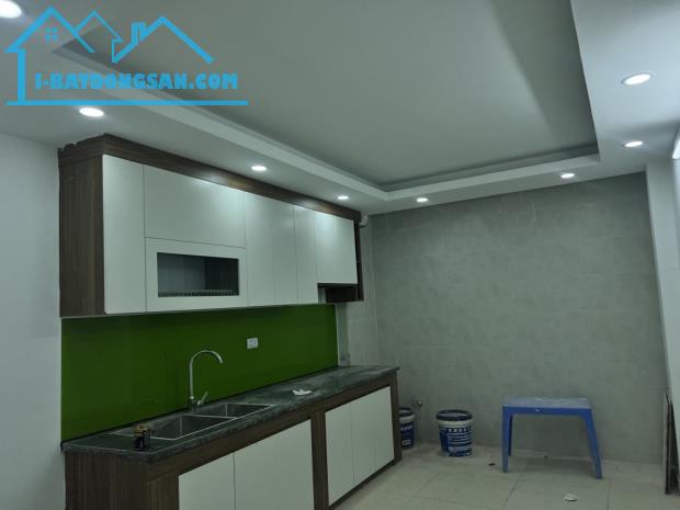 Bán nhà: Tựu Liệt, cách bx Nước Ngầm 1 km. 38m2, 5 tầng, lô góc, oto đỗ cửa. Hơn 5 tỷ - 4