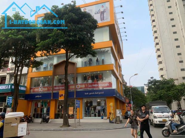 Bán đất tặng nhà lô góc mặt phố Nguyễn Văn Huyên 3 tầng 90m2 MT 7.5m xây building cho thuê