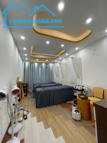 Phân Lô Ô Tô Tránh-Phố Huỳnh Thúc Kháng (Nguyên Hồng) 36/43m, 7T Thang máy 18 Tỷ - 2