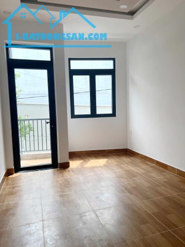 Nhà 4 tầng hẻm thẳng đường Bùi Minh Trực P5Q8. Giá 4.8 tỷ TL