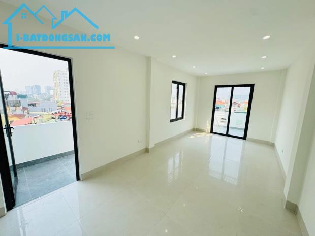 Siêu phẩm Gia Thuỵ Hoàng Minh Đạo 52M2 x 6T thang máy full nội thất, tt tiện ích. 9,8tỷ