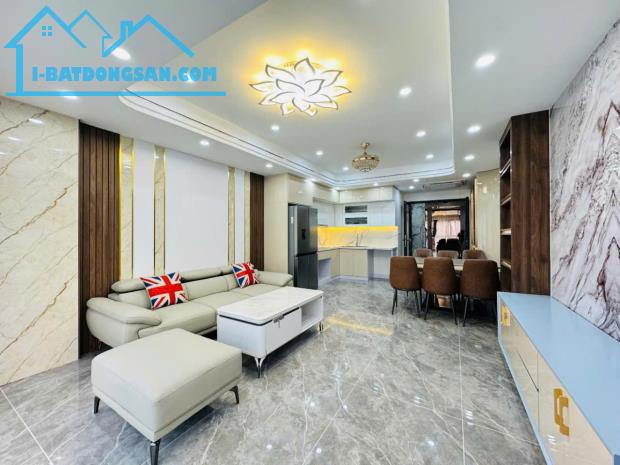 Bán nhà Vũ Xuân Thiều, Long Biên ngõ thông, ô tô tránh, kinh doanh 62m2 nhỉnh 10 - 2