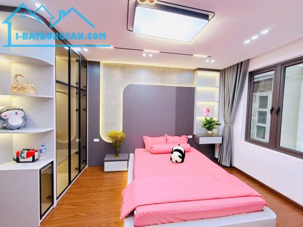 SIÊU PHẨM NHÀ PHỐ TRẦN THÁI TÔNG - CẦU GIẤY, 35M², 5 TẦNG, SANG TRỌNG, CHỈ 6.4 TỶ - 2