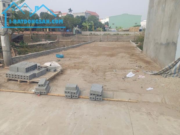Bán đất Giãn Dân Yên Mỹ Hưng Yên vỉa hè kinh doanh ô tô tránh giá 2 tỷ nhỉnh chút.