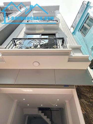 Nhà đẹp 4.5 tầng, 30m² – Ở ngay, full đồ – Giá cực hợp lý! 🏠 Nhà xây chắc chắn, thiết kế