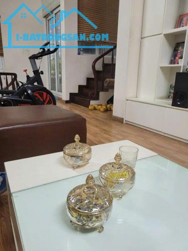 TÔN THẤT TÙNG - ĐỐNG ĐA - LÔ GÓC 3 THOÁNG - 50M2 - 4 TẦNG  - CHỈ 9.7 TỶ (CÓ TL) - 2