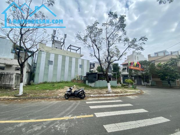 Bán lô góc đẹp đường Lộc Ninh , Quán Khái 6 khu phố chợ Hoà Hải giá rẻ