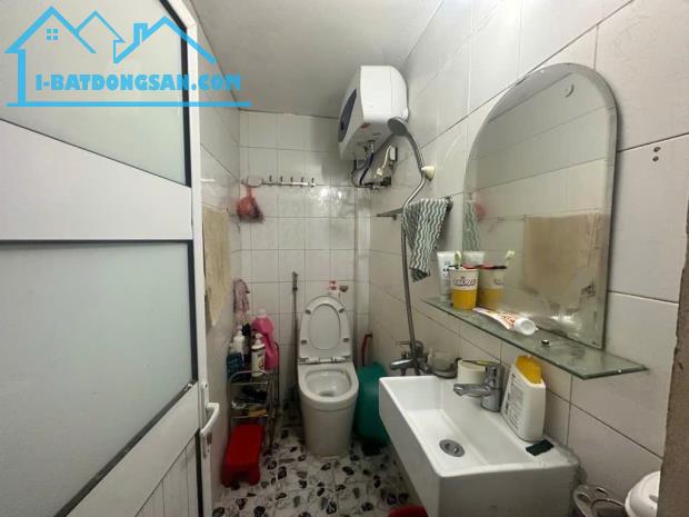 BÁN NHÀ NGUYỄN VĂN CỪ, 4 TẦNG, 32M , Ô TÔ ĐỖ SÁT, 50M RA MẶT PHỐ. 3,8 TỶ - 2