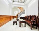 Cần bán gấp nhà trung tâm Quận Cầu Giấy, nhà đẹp giá vô cùng rẻ, 4T chỉ với 6,2 tỷ.