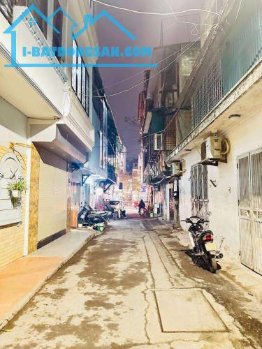 Kim Ngưu - mặt ngõ oto đỡ cửa , lô góc dt 29M giá 5.75 tỷ , SĐCC nở hậu