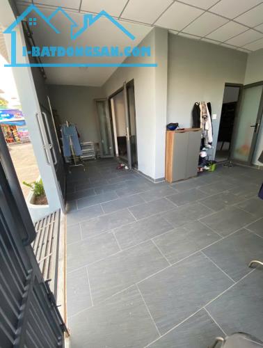 Bán nhà mới tinh, sân oto, đường oto, P. Bửu Hoà, gần chợ, chỉ 2,8 tỷ - 3