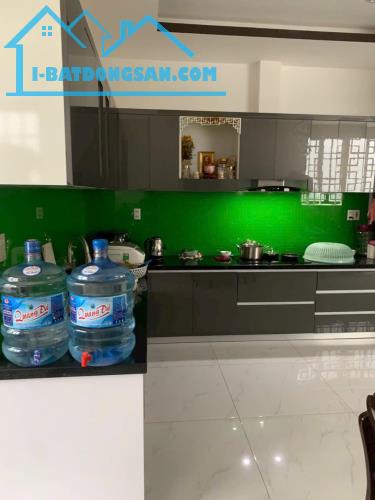 Bán nhà  4 Tầng 3 mặt Kiệt Đường 2/9 , Quận Hải Châu, Đà Nẵng. - 1