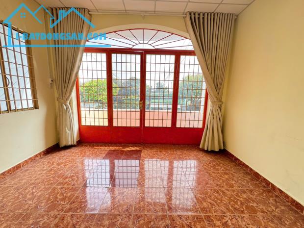 NHÀ MỚI MẶT TIỀN ĐƯỜNG LÝ THƯỜNG KIỆT 1 TRỆT 2 LẦU - 3