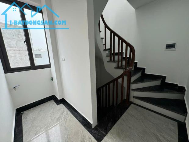 Lô góc- ô tô đỗ - bán nhà dân xây Cổ Linh- Long Biên- 5 tầng nhỉnh 6 tỷ - 2