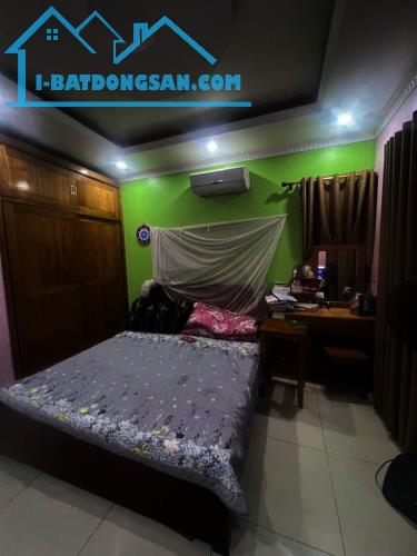 Lô góc- ô tô đỗ - bán nhà dân xây Cổ Linh- Long Biên- 5 tầng nhỉnh 6 tỷ - 3