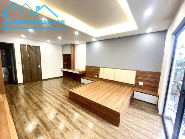 DO NHA -DT 40M2 MT4M - 5 TẦNG - NHÀ XÂY MỚI - OTO ĐỖ GẦN -FULL NỘI THẤT - 2THOANG - 3