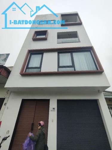bán nhà long biên bát khối oto ngủ trong nhà nội thất đẹp