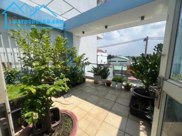MẶT TIỀN KINH DOANH CỰC ĐỈNH, GẦN PHẠM VĂN ĐỒNG, 3 TẦNG, 4,3X31 NHỈNH 16 TỶ - 2