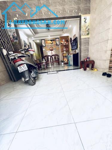 HẺM 5M THÔNG - XE HƠI VÀO NHÀ - KẾ BÊN EMART - 61M2 4 TẦNG PN - CHUNG CƯ KHANG GIA - CHỈ