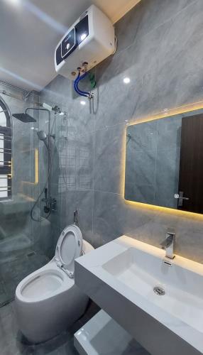 Bán nhà Hồ Sen, Dư Hàng Kênh, Lê Chân, Hải Phòng. 4 tầng, 70m2, 5,2 tỷ. Ngang 4m, d2 - 4