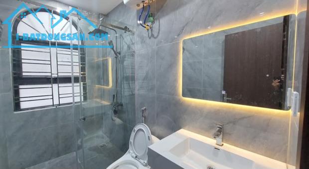 Bán nhà Hồ Sen, Dư Hàng Kênh, Lê Chân, Hải Phòng. 4 tầng, 70m2, 5,2 tỷ. Ngang 4m, d2 - 3