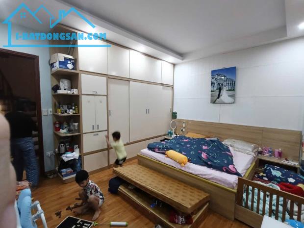 TRUNG TÂM CẦU GIẤY. 50 m2. LÔ GÓC 2 THOÁNG. 30 m RA PHỐ. Giá 11tỷ. - 4