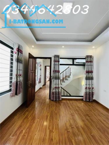 Nhỉnh 5 tỷ căn nhà 3 tầng x 35m2 -NGÕ 122 KIM GIANG- ĐẠI KIM (đi bộ đi học ) - 1