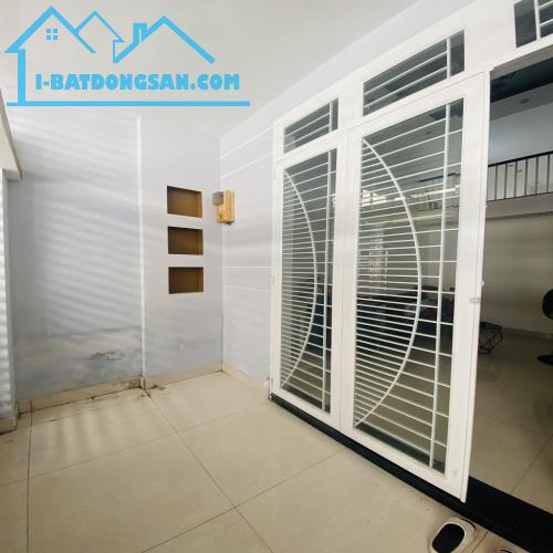 Bán Nhà 2 Tầng 50 m2 đất tại Đs 2, Phường Trường Thọ, Thủ Đức _ Chỉ có 2 Tỏi_ Đừng Mua Nếu - 2