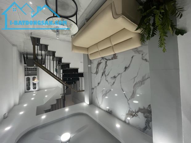 HIẾM TRONG TẦM GIÁ - Ô TÔ ĐỖ CỔNG - NGÕ THÔNG - BÁN NHÀ NGỌC THỤY - LONG BIÊN - 35MX 5 TẦN