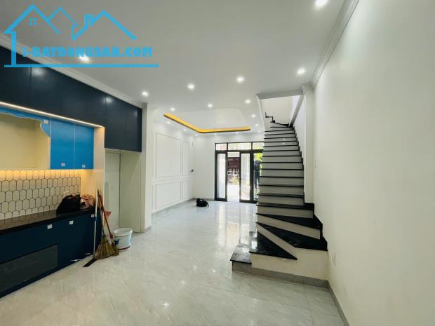 Nhà kiệt Nguyễn Lộ Trạch thông với đường Sông Như Ý giá chỉ 3.0x tỷ - 3