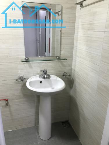 Cho thuê nhà cấp 4 mặt phố Phan Đình Giót, có gác xép, 45m2, mặt tiền 4.8m, kinh doanh tốt - 2
