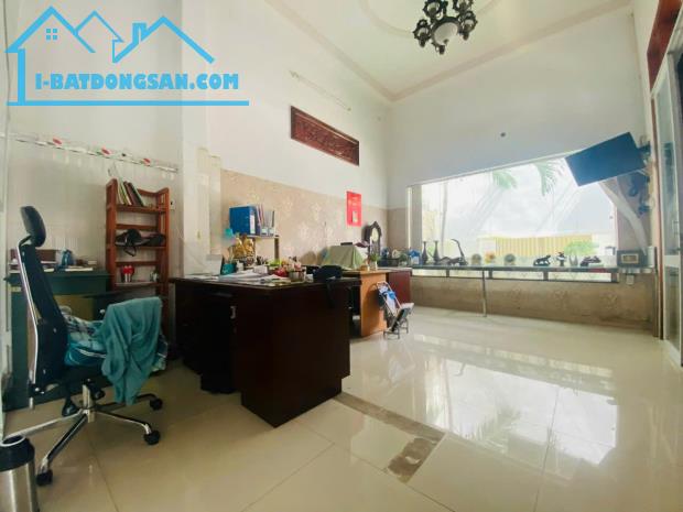 Bán Biệt Thự Mini góc 2 mặt tiền, Tân Hiệp, Biên Hòa, 251m2, giá 8 tỷ 900. - 1