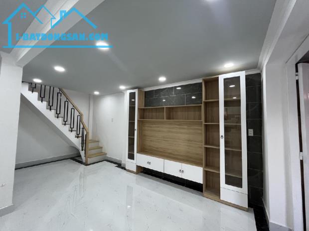 MT đường số Bình Hưng, Bình Chánh . ngay QL 50 . DT5,5mx6m 3Lầu . BTCT. DTSD 96m2 - 4