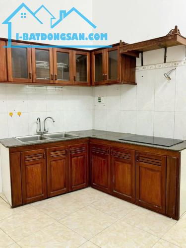 Bán nhà 2 tầng 2 mê 2 mặt kiệt ô tô 34 Âu Cơ, kiệt thông Đồng Kè. - 3