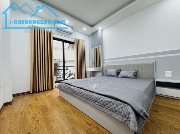 HỘ KHẨU CẦU GIẤY - GIÁ ĐẸP - CHỦ THIỆN CHÍ - DT: 43m - 7,55 TỶ, NGÕ NÔNG 15m RA ÔTÔ - 3