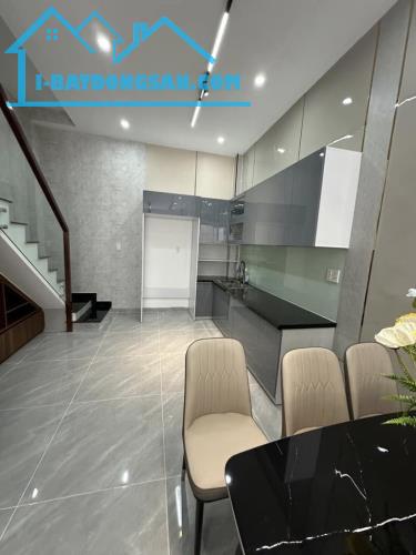 BÁN CĂN NHÀ HOÀN HẢO - KẾT CẤU 3 TẦNG VỮNG CHẮC - 52M2 - KHU CƯ XÁ PHÚ LÂM - HẺM THÔNG - 1