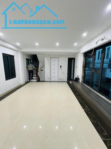 Nhà mới thang mới Phố Vĩnh Phúc 5 tầng x 35m, Full nội thất giá 6.9 tỷ