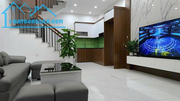 Chính chủ BÁN GẤP căn nhà 5 tầng tại Văn Điển, Ngọc Hồi, Thanh Trì, 3 ngủ, giá nhỉnh 4 tỷ