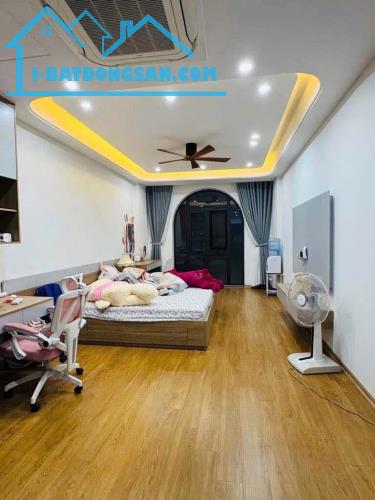 Bán nhà trung tâm phố cổ Ngọc Lâm, Long Biên, giá hợp lý - 1