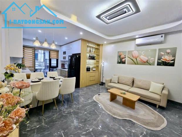 Bán Nhà Long Biên 50m2-hơn 9 tỷ-6 TẦNG THANG MÁY-FULL NỘI THẤT-Ô TÔ THÔNG-PHÁP LÝ CHUẨN - 1